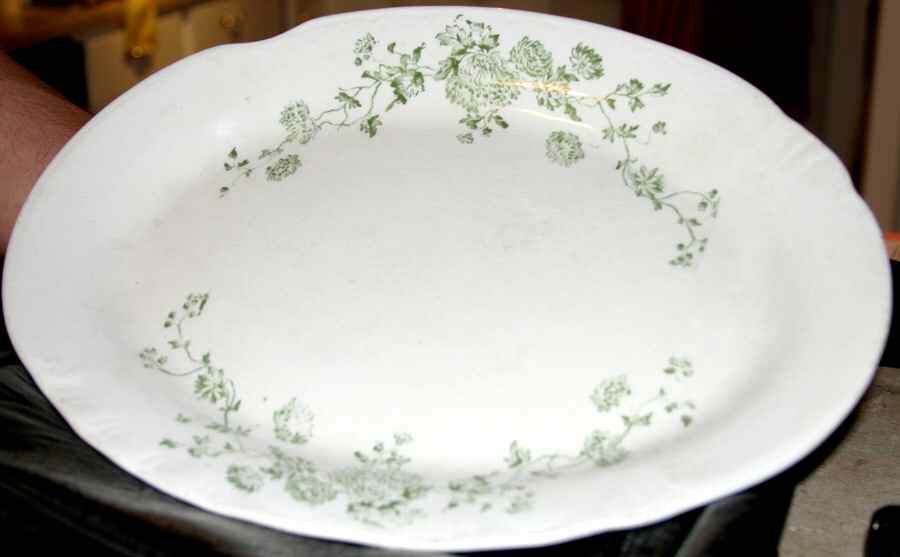 LAB15 14" Oval Serving Platter by La Belle-1