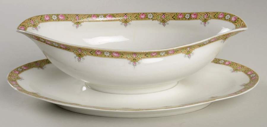 LNT295 Gravy Boat with Attached Underplate by Lanternier-1