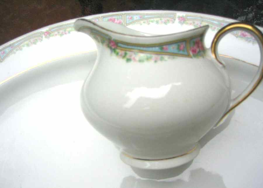 LUK33 Creamer by Loucky-1