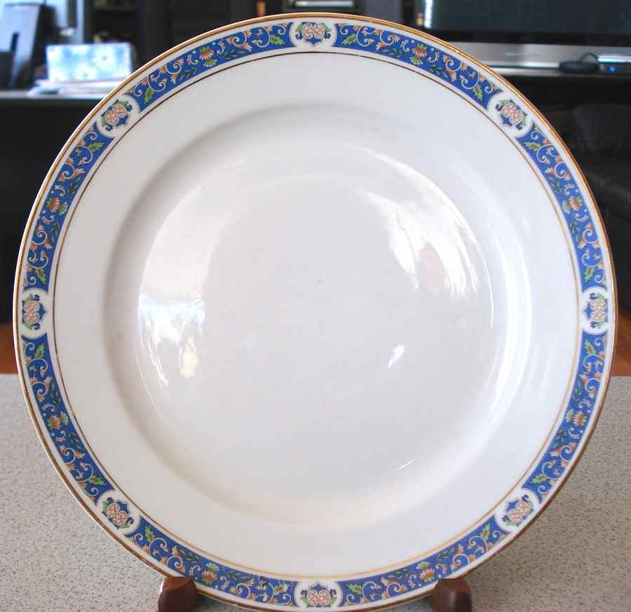 LNT298 Dinner Plate by Lanternier-1