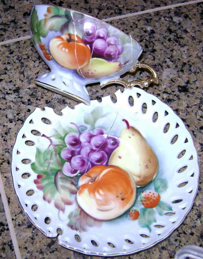 LEF86 Footed Cup & Saucer Set by Lefton-1
