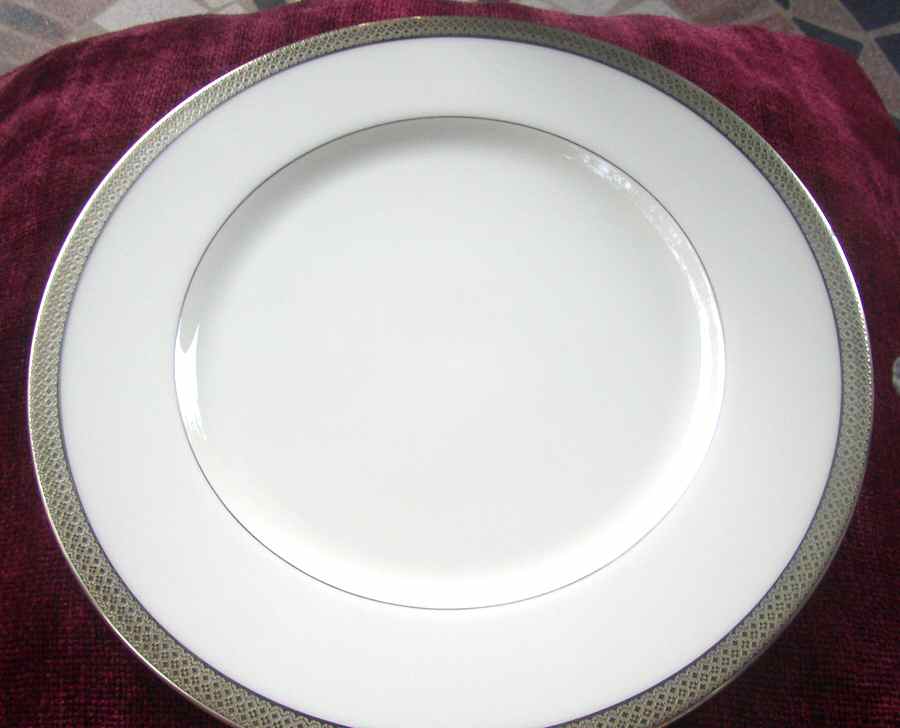 T6Q Dinner Plate by Lenox-1