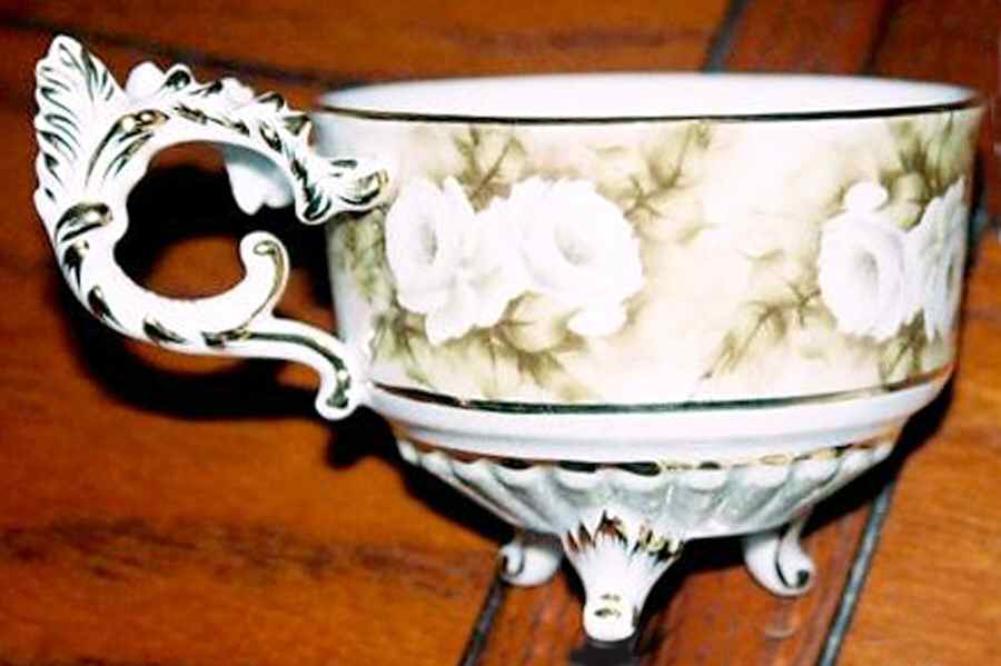 CX952 Footed Cup by China (Made in China)-1