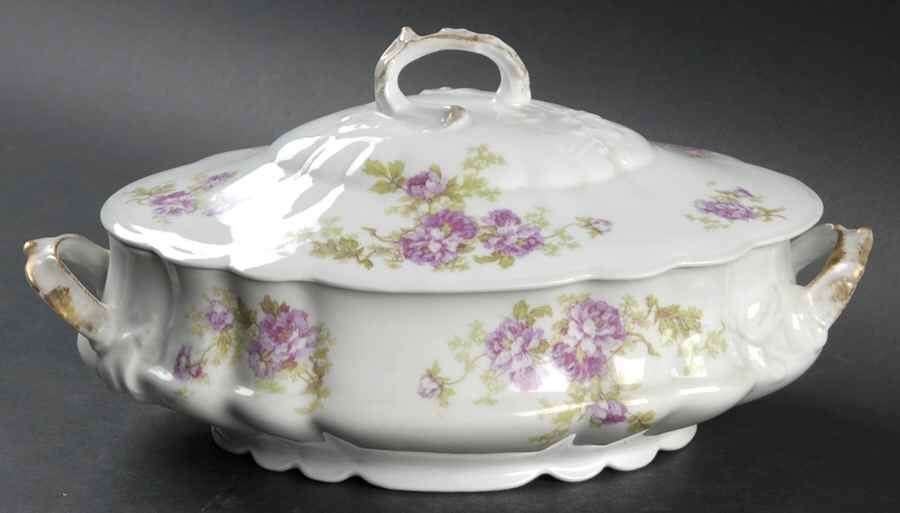 LNT303 Oval Covered Vegetable by Lanternier-1
