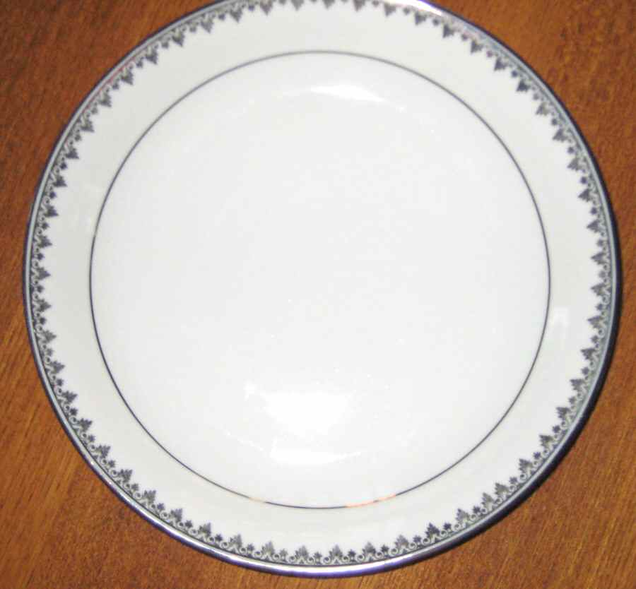 LIM474 Dinner Plate by Limoges-French-1