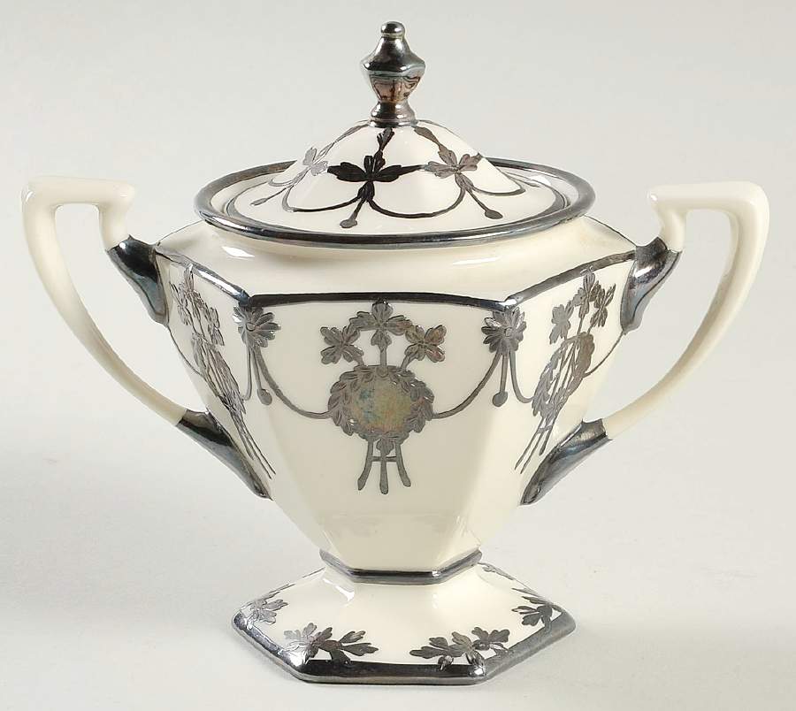 L152 Sugar Bowl & Lid by Lenox-1