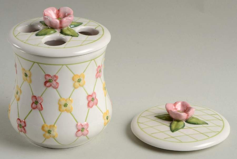 Dogwood Tumbler/Toothbrush Holder & 2 Lids by Longaberger-1