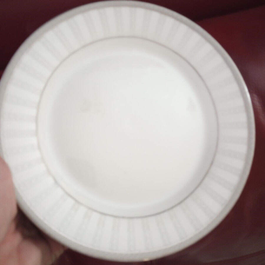 Diamond Dinner Plate by Lorren Home Trends-1