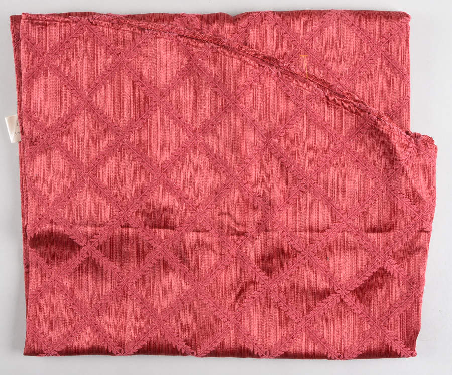 Laurel Leaf 70" X 86" Oval Tablecloth by Lenox-1