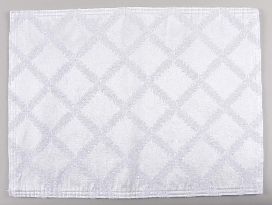 Laurel Leaf Cloth Placemat by Lenox-1