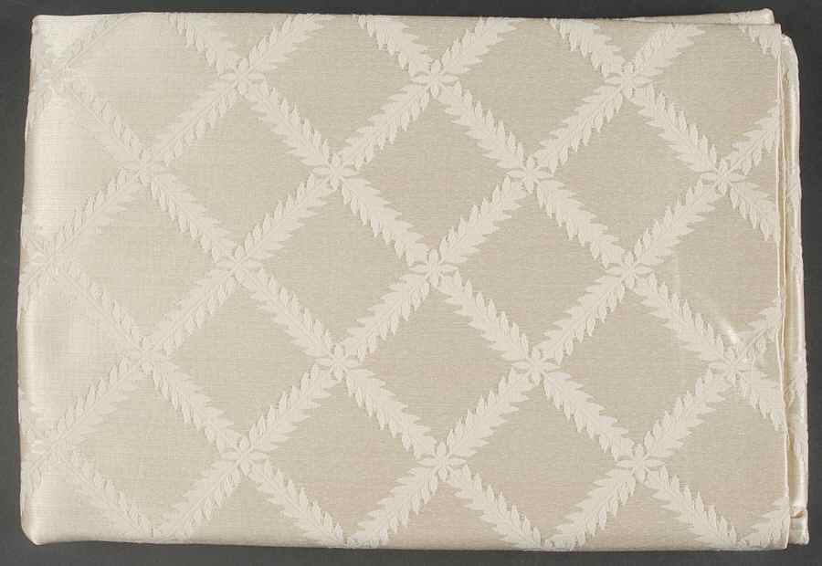 Laurel Leaf 70" X 86" Oval Tablecloth by Lenox-1