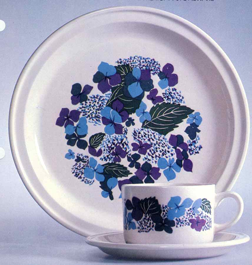 Hydrangea Dinner Plate by Lauffer-1