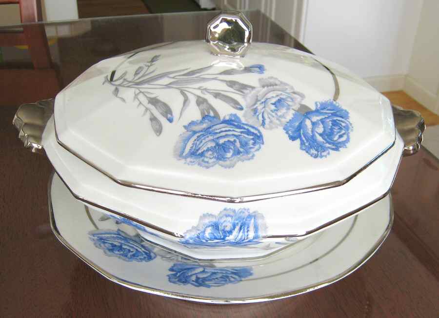 LIM482 Round Covered Vegetable by Limoges-French-1