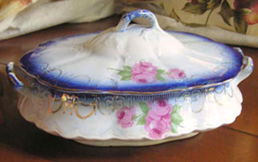 LIA124 Oval Covered Vegetable by Limoges-American-1
