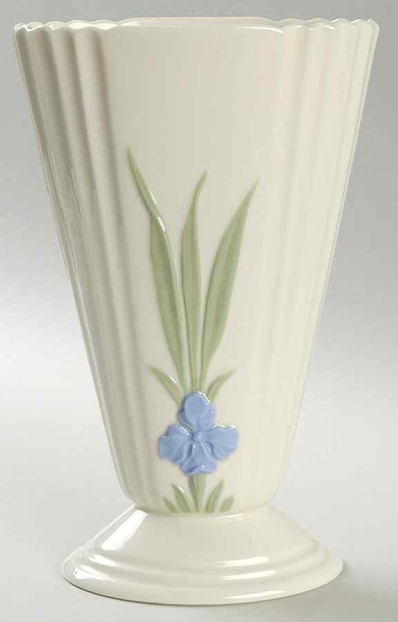 Giftware 9" Ribbed Vase by Lenox-1