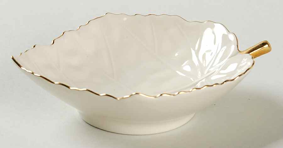 Aspen Leaf Colection 4" Leaf Dish by Lenox-1
