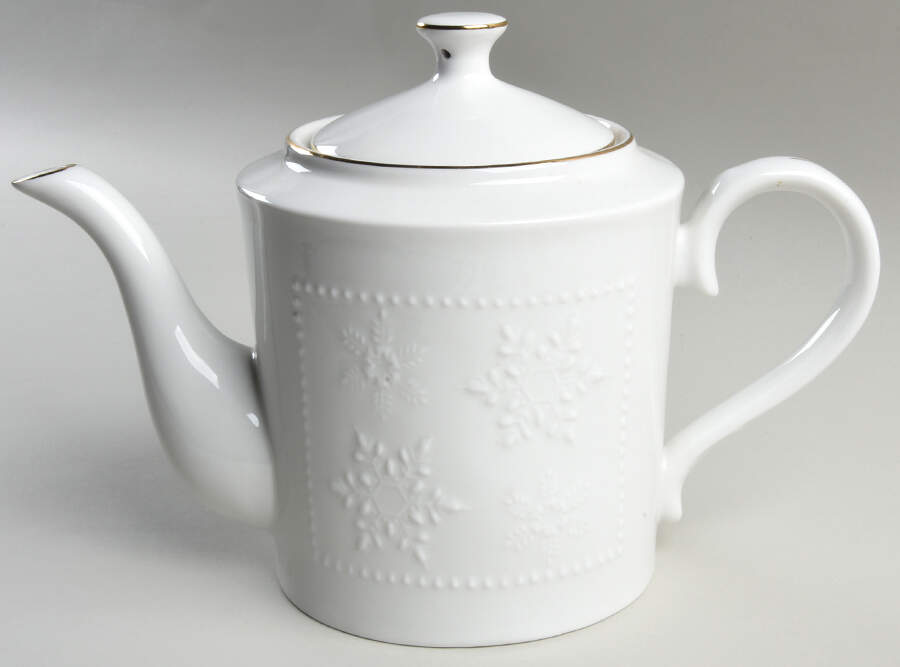 Crystal Snowflake Teapot & Lid by Libbey-1