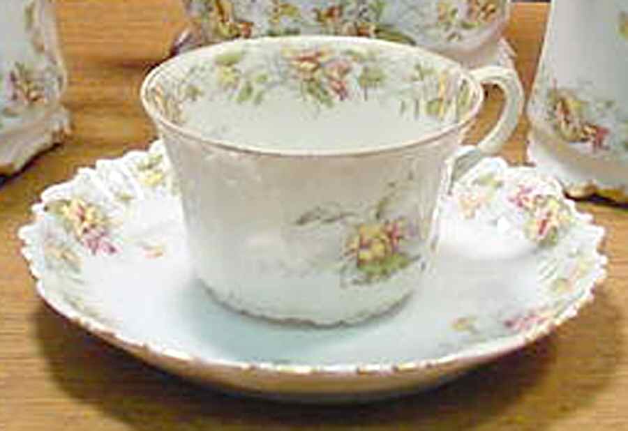 LAV27 Flat Cup & Saucer Set by Laviolette-1