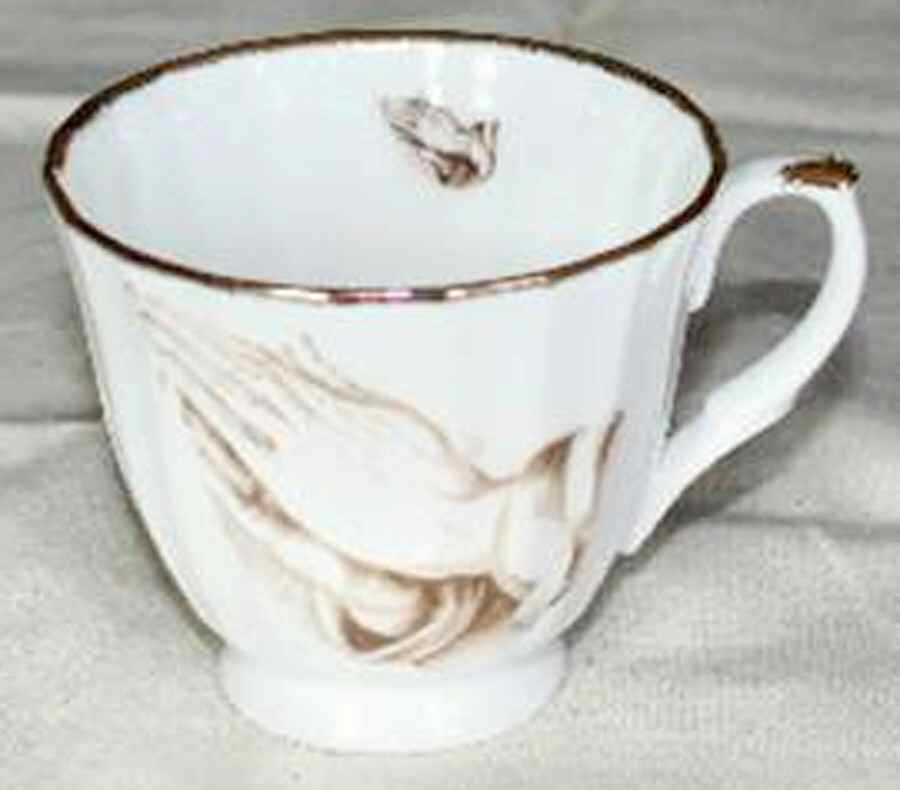 Praying Hands Footed Cup by Leonardo Canziani-1
