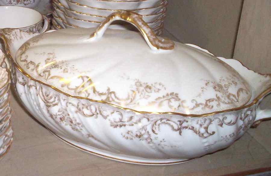 LNT325 Oval Covered Vegetable by Lanternier-1