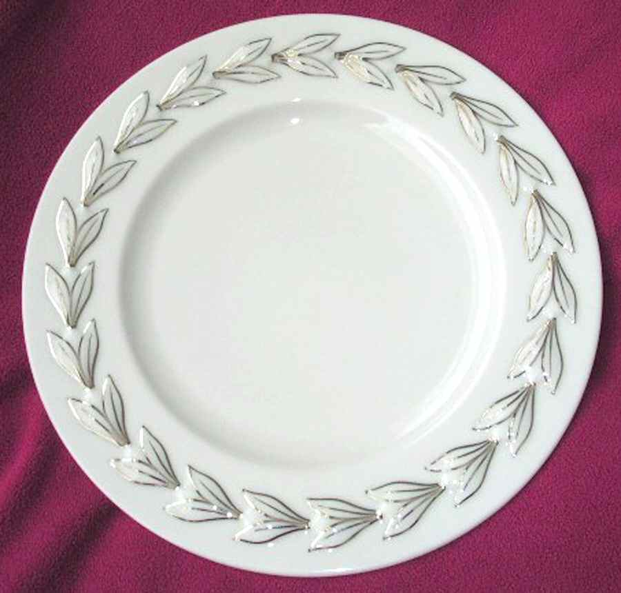 Beltane Platinum Luncheon Plate by Lenox-1