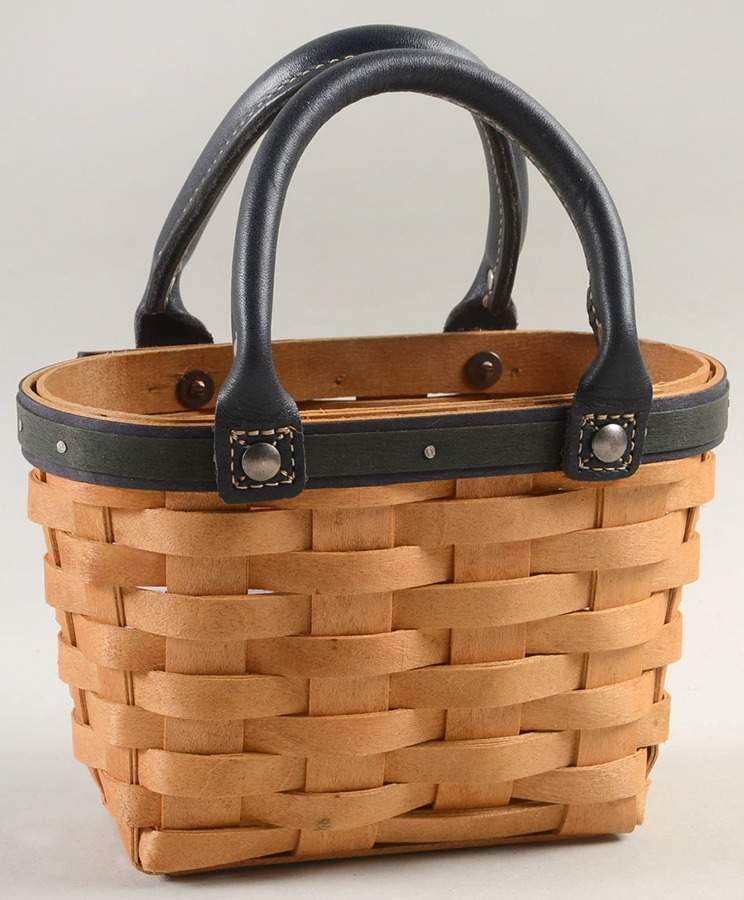 Baskets 2005 Renewal Basket by Longaberger-1