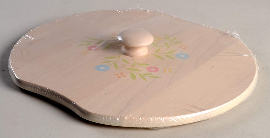 Baskets Lid for 2010 Easter Basket by Longaberger-1