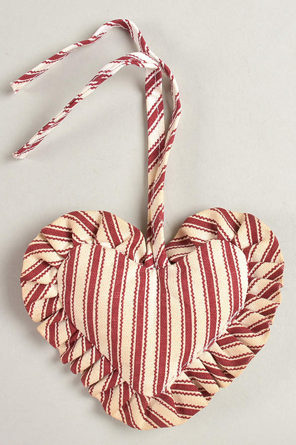Baskets Fabric Heart Tie-On Charm for Basket by Longaberger-1