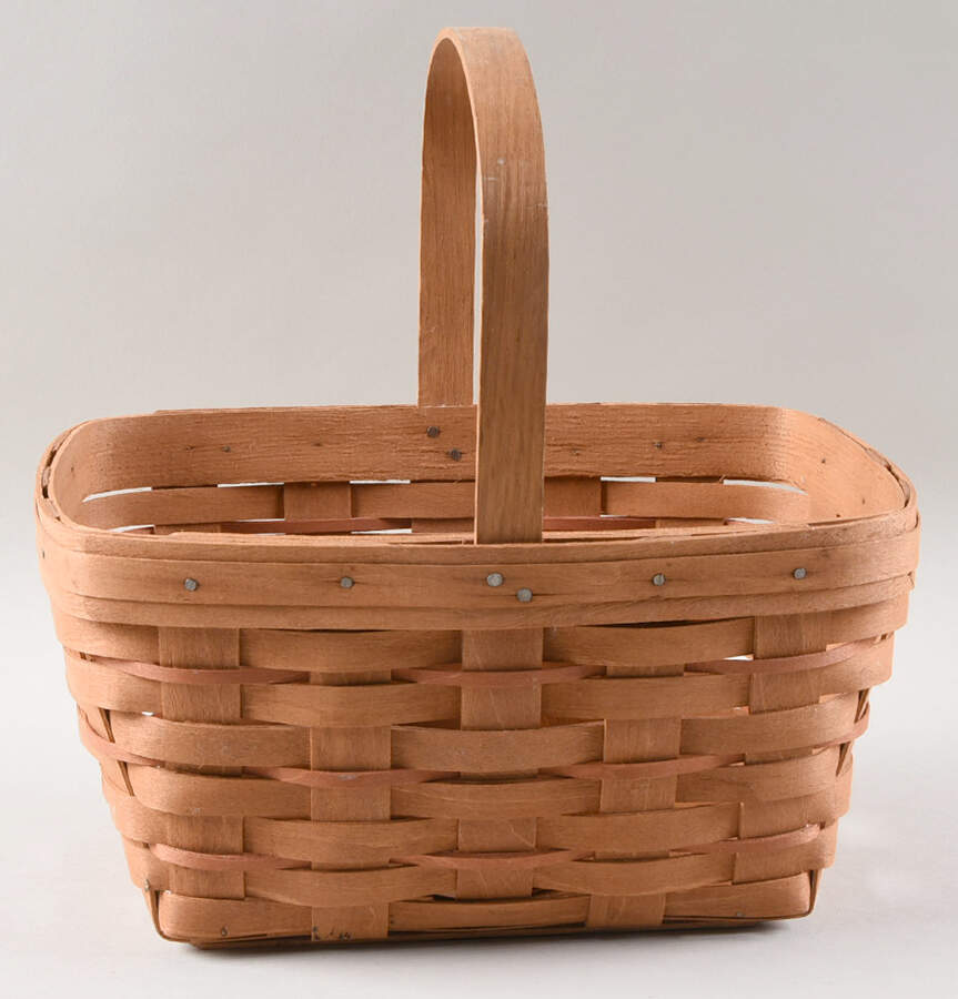 Baskets 1988 Mother's Day Basket by Longaberger-1