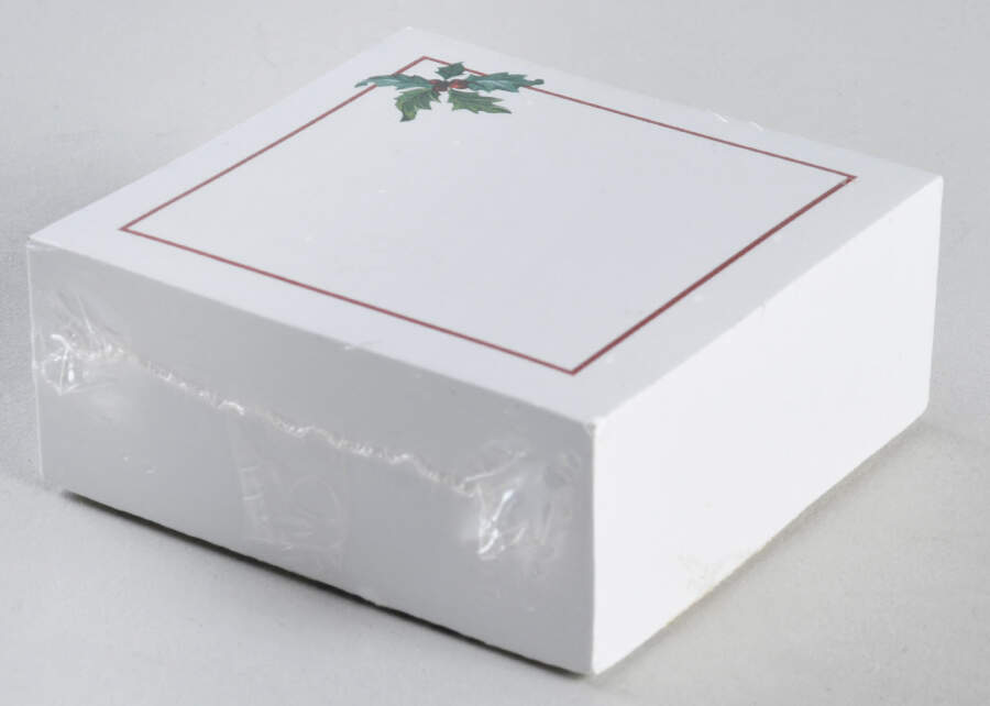 Baskets 2003 Holiday Helper Package of Post-It Notes by Longaberger-1