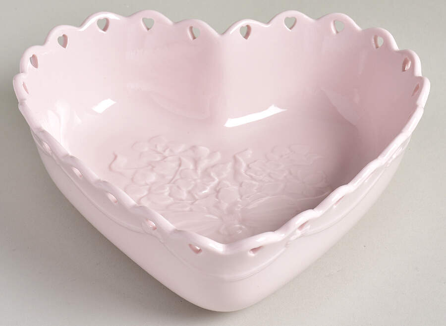 Baskets Sweetest Heart Dish by Longaberger-1