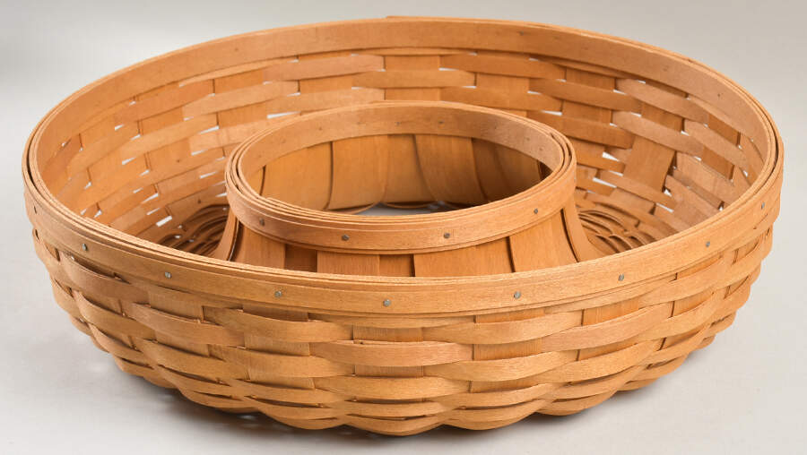 Baskets Medium Wreath Basket by Longaberger-1