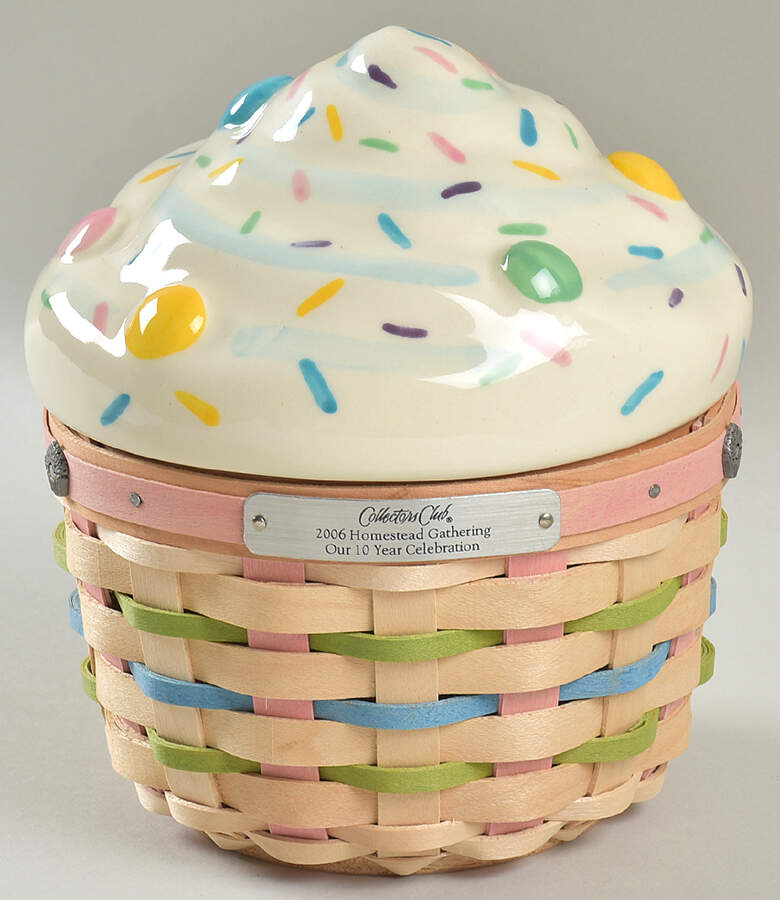 Baskets 2006 Gathering Cupcake Basket & Ceramic Lid by Longaberger-1