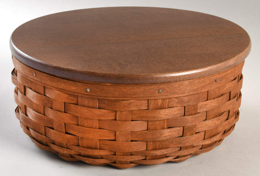 Baskets 9" Round Keeping Basket with Lid, Liner & Protector w/Lid by Longaberger-1