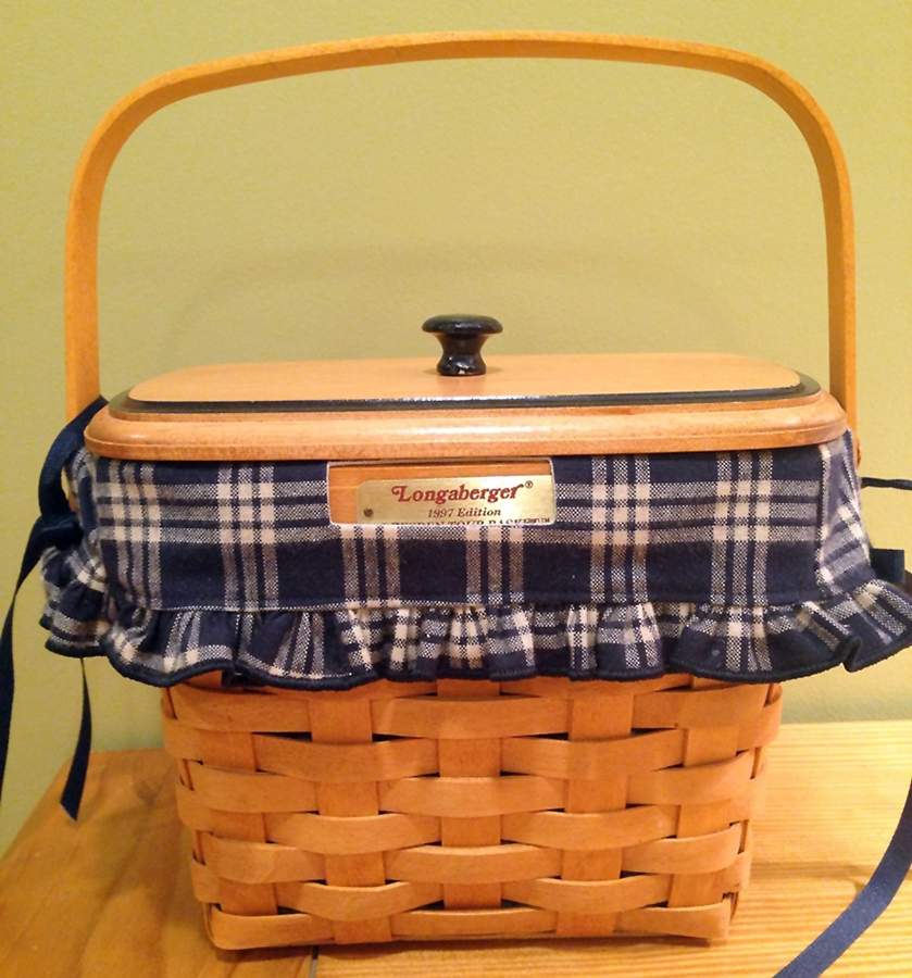 Baskets 1997 Dresden Tour(A) Basket&Lid w/ Liner by Longaberger-1