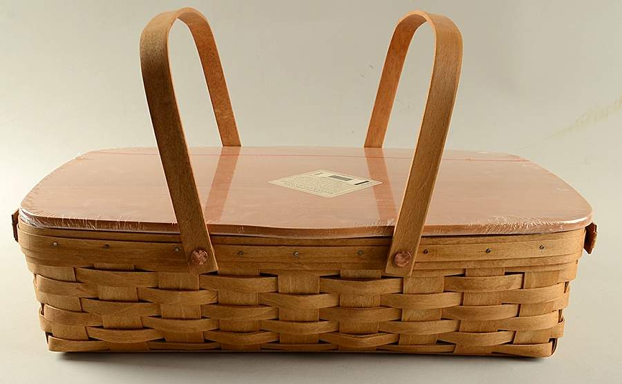 Baskets Medium Gathering Basket & Lid with Protector by Longaberger-1