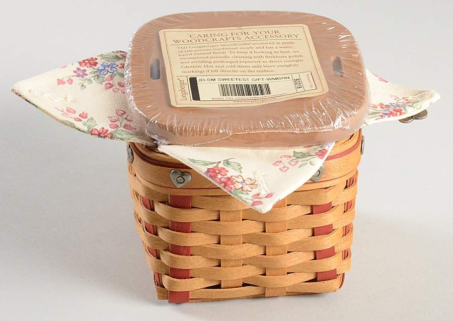Baskets Small Sweetest Gift Basket&Lid w/Liner & Protector by Longaberger-1