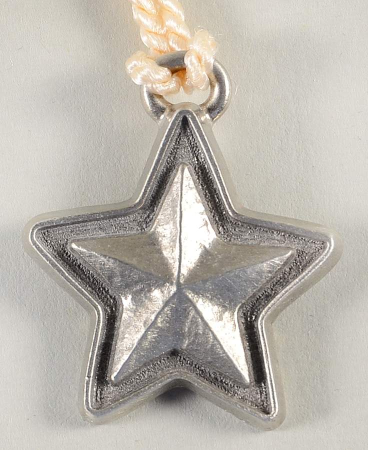 Baskets 2001 Inaugural Star Basket Charm Tie-On by Longaberger-1