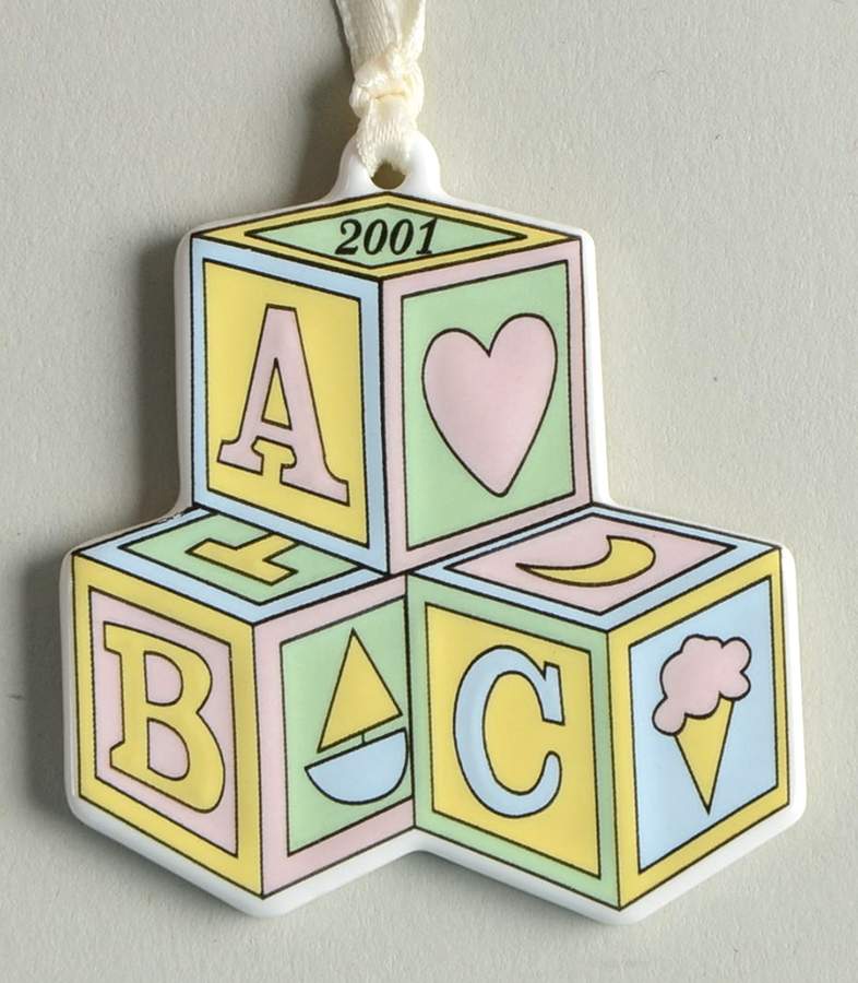 Baskets 2001 New Baby Basket Charm Tie-On by Longaberger-1