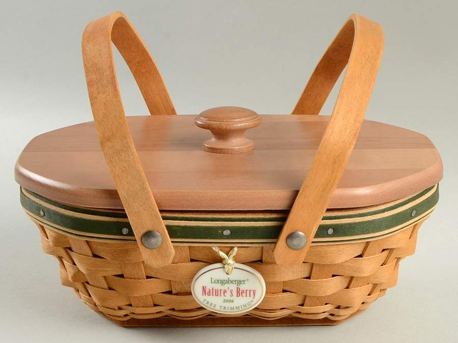 Baskets Green Nature's Berry Basket&Lid w/Protector&Charm by Longaberger-1
