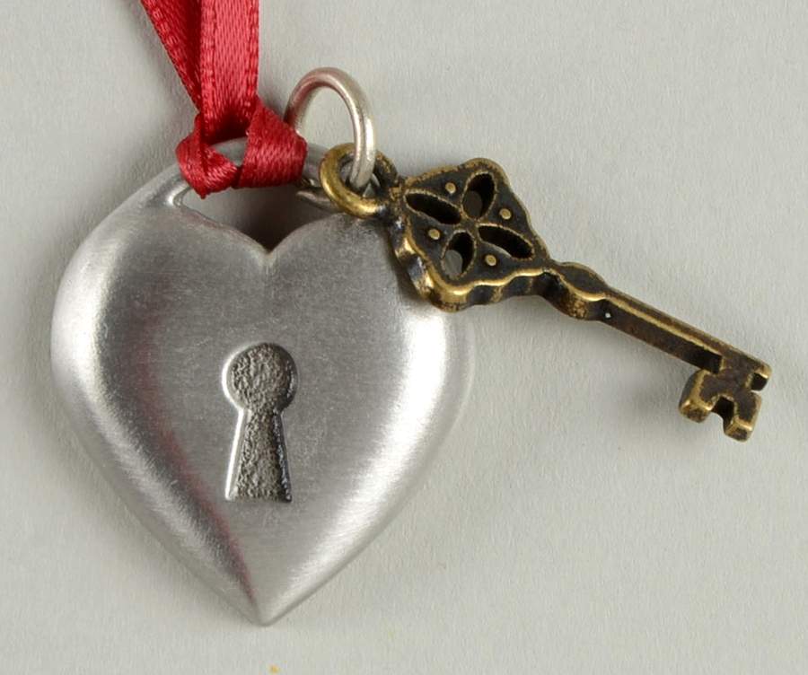 Baskets Key To My Heart Tie-On Charm for Basket by Longaberger-1
