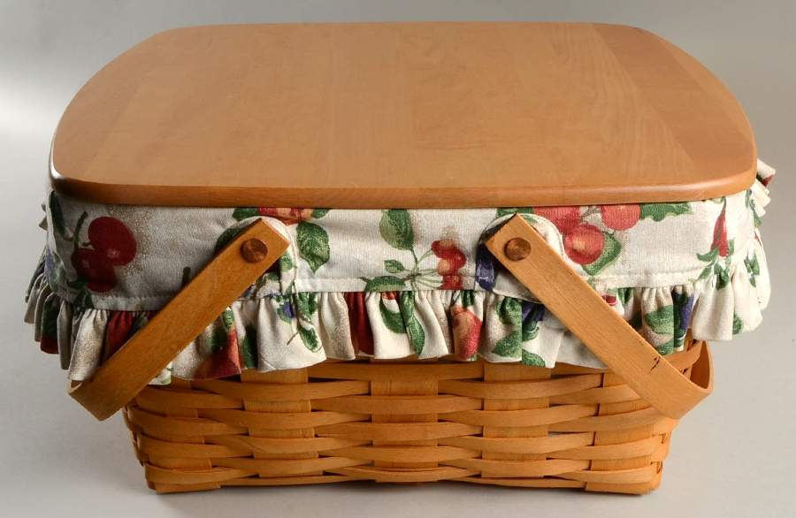 Baskets Hostess Homecoming & Lid w/Liner & Protector Set by Longaberger-1