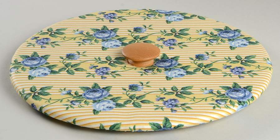 Baskets Fabric Covered Lid for Large Fruit/Apple/Sewing by Longaberger-1