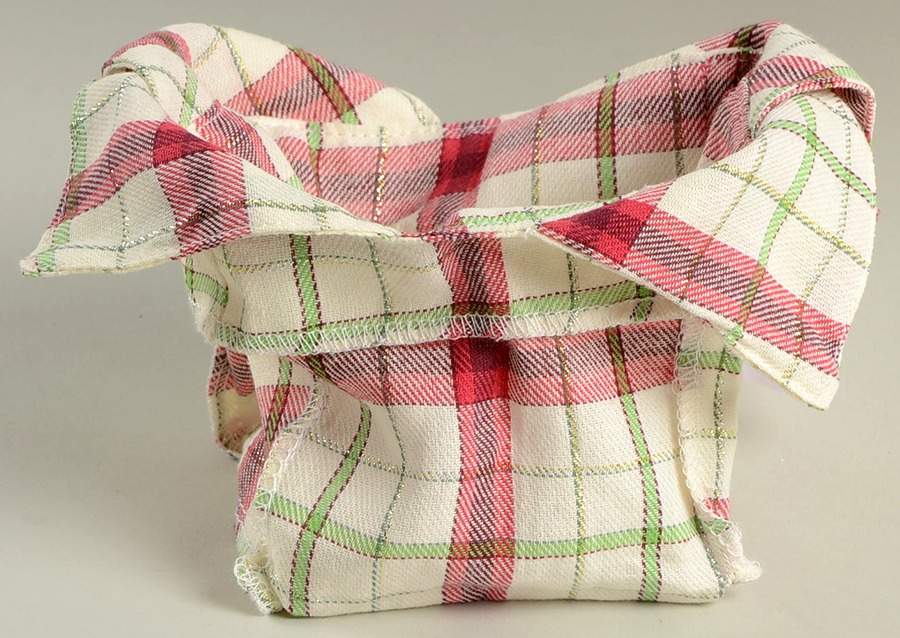 Baskets Liner for Small Plaid Tidings Basket by Longaberger-1