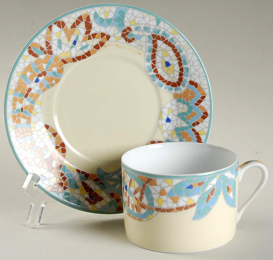 Syracuse Flat Cup & Saucer Set by Laure Japy-1