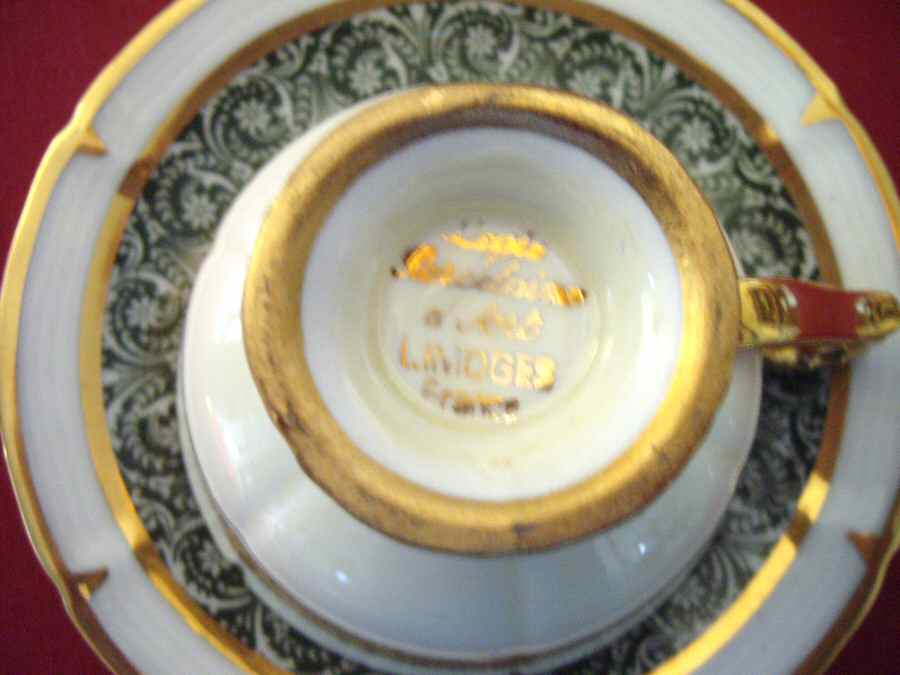 LPD7 Footed Cup by Legle Porc d'Art-1