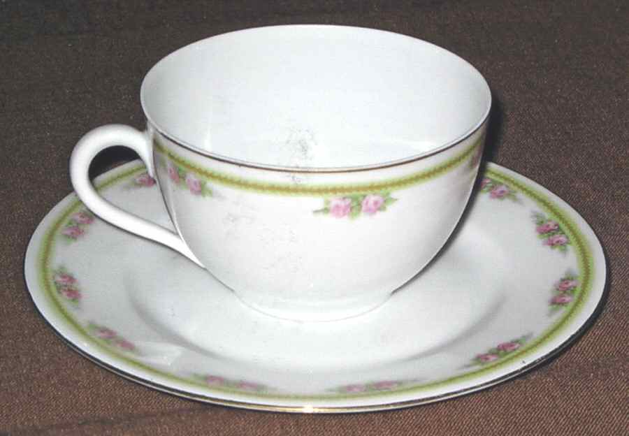 R4K6 Flat Cup & Saucer Set by Richard  Kampf-1
