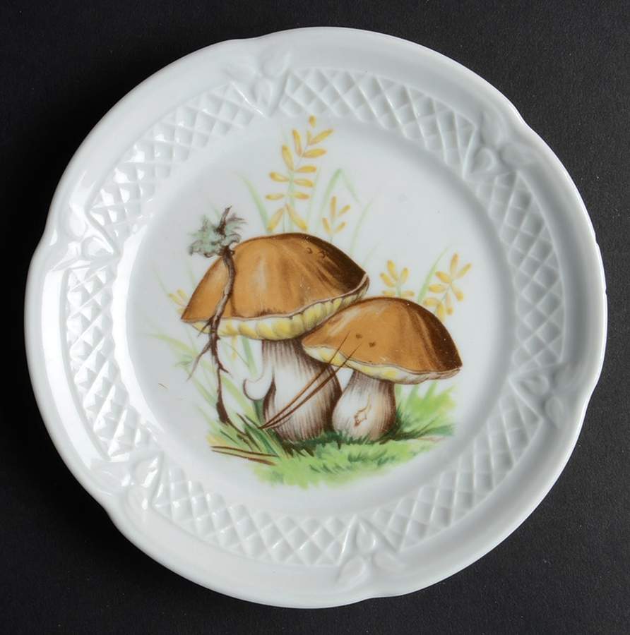 LOL25 Canape Plate by Louis Lourioux-1
