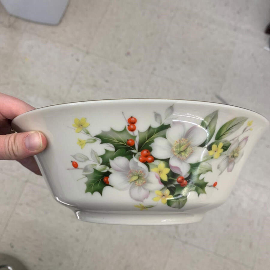 L422 9" Round Vegetable Bowl by Lenox-1