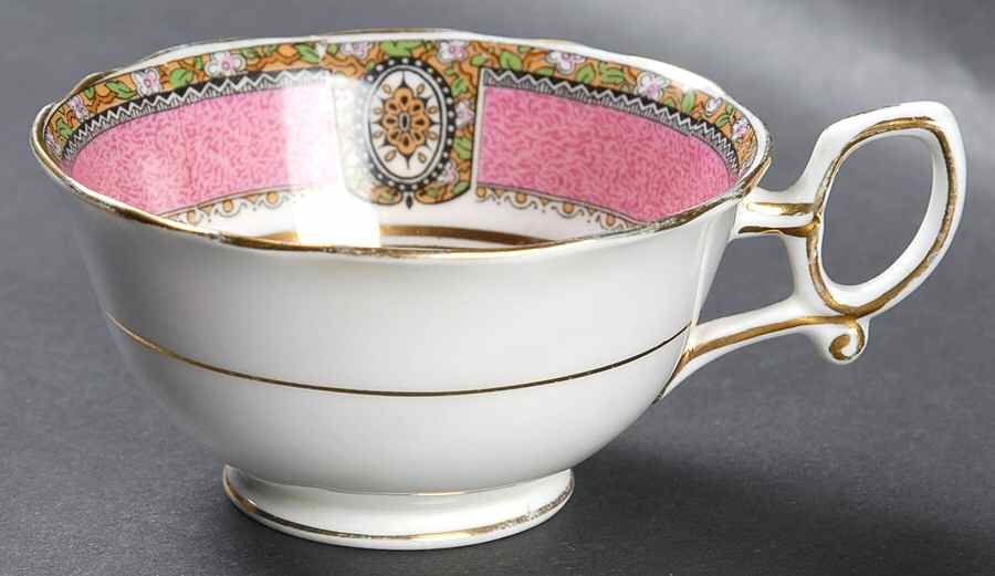 Kiang Footed Cup by William Lowe-1